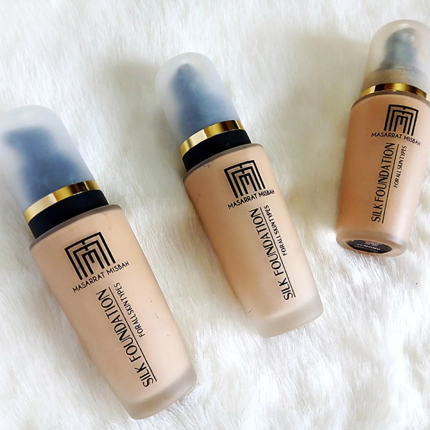 Weightless shine-control silk foundation